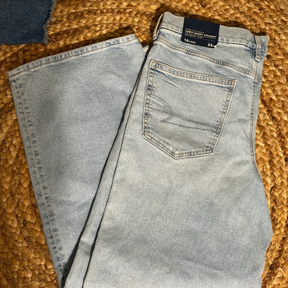 NWT American Eagle Outfitters Curvy Baggy Straight Jeans - Light Blue 16 long